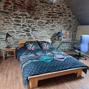  Couette-café Ty Kreiz Karaez France